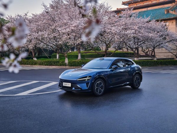 忠程配资 全是大事：小米YU7官宣，华为上新机，荣耀创纪录